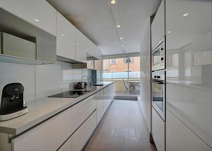 Ref 1434 - Croisette - Sea View For Rent *