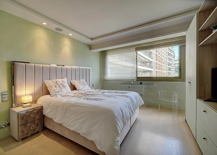 Ref 1434 - Croisette - Sea View For Rent * Cannes