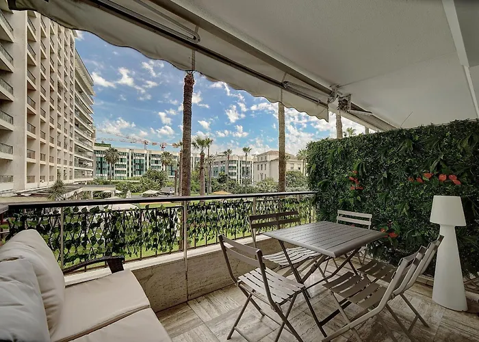 Ref 1434 - Croisette - Sea View For Rent * Cannes